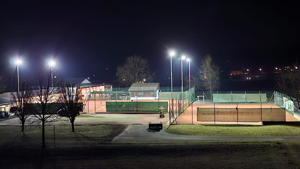 Flutlicht Tennisplaetze